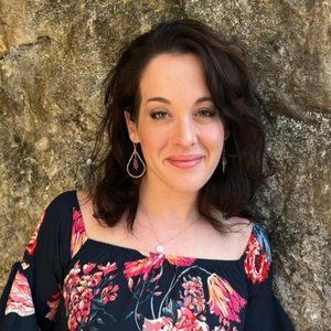 Meet your Posher, Carly